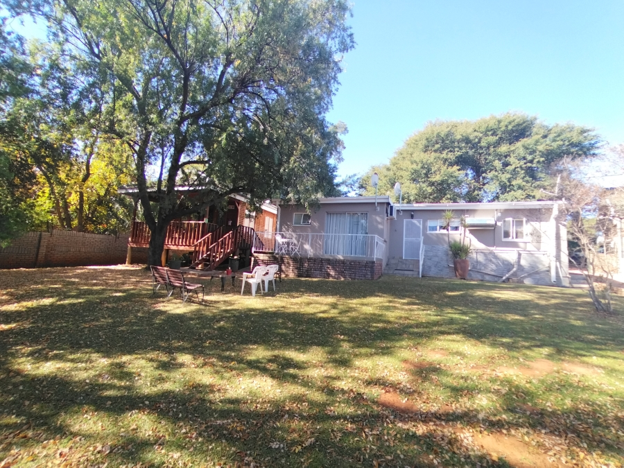 10 Bedroom Property for Sale in Warrenton Northern Cape